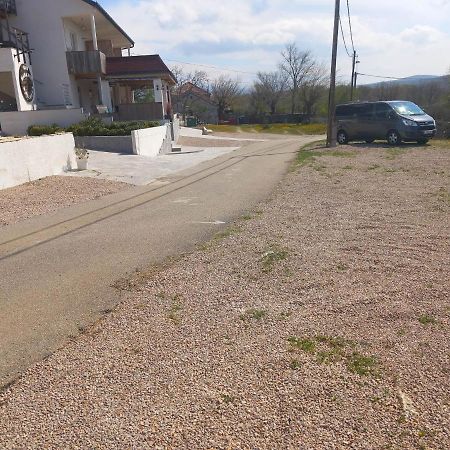 Hotel B&B Mama Mia Obrovac Kültér fotó
