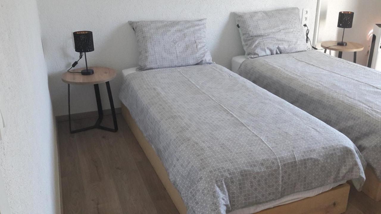 Hotel B&B Mama Mia Obrovac Kültér fotó